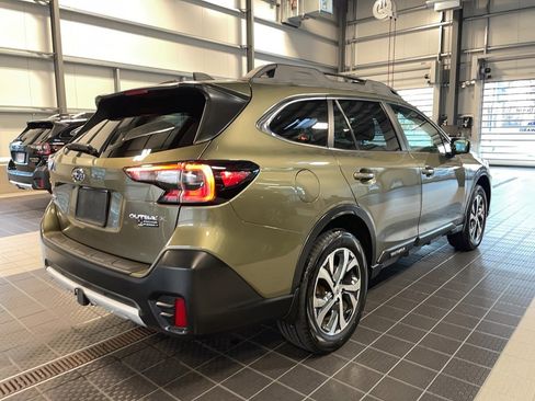 Used 2021 Subaru Outback Limited image 17