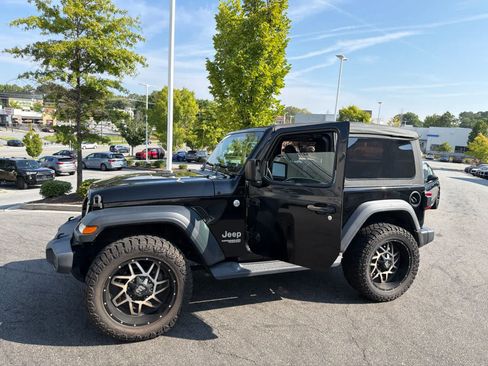 Used 2018 Jeep Wrangler Sport AWD/4WD image 17