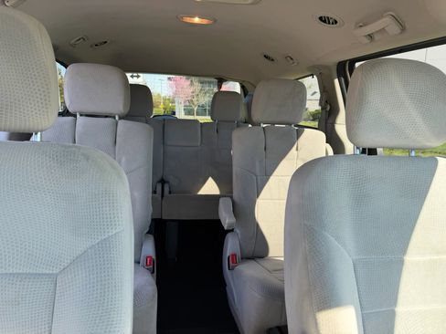 Used 2013 Dodge Grand Caravan SXT w/ Entertainment Group 1 FWD image 32