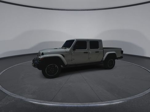 Used 2022 Jeep Gladiator Overland AWD/4WD image 5