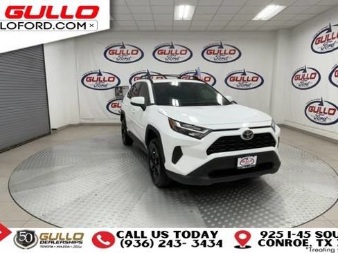 Used 2025 Toyota RAV4 XLE w/ Convenience Package AWD/4WD image 4