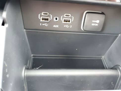 New 2025 Jeep Grand Cherokee L Laredo image 32