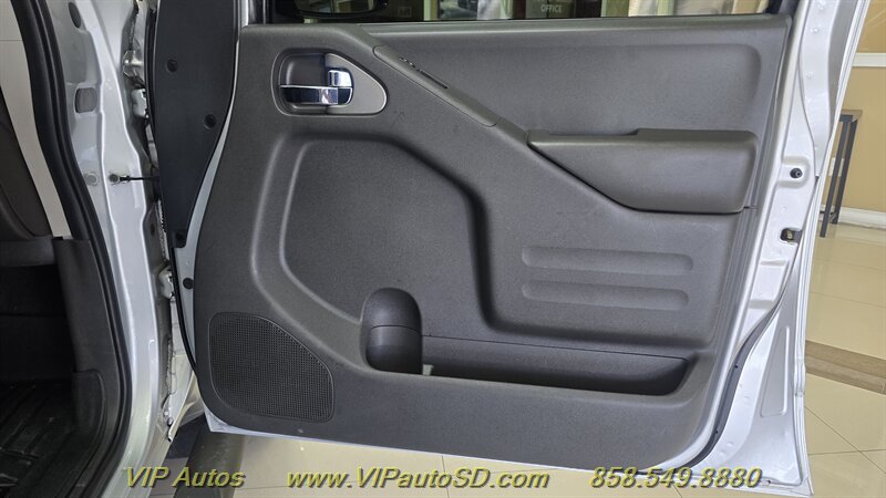 Used 2018 Nissan Frontier SV RWD image 11