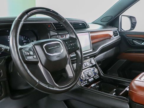 Used 2024 GMC Yukon Denali Ultimate AWD/4WD image 28