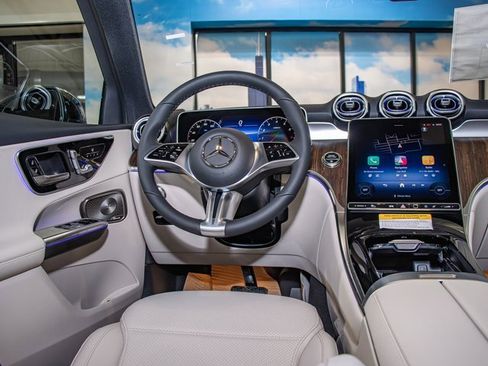 New 2026 Mercedes-Benz GLC 300 4MATIC image 16