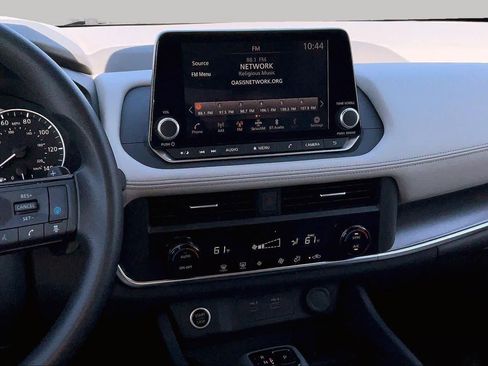 Used 2023 Nissan Rogue SV FWD image 7