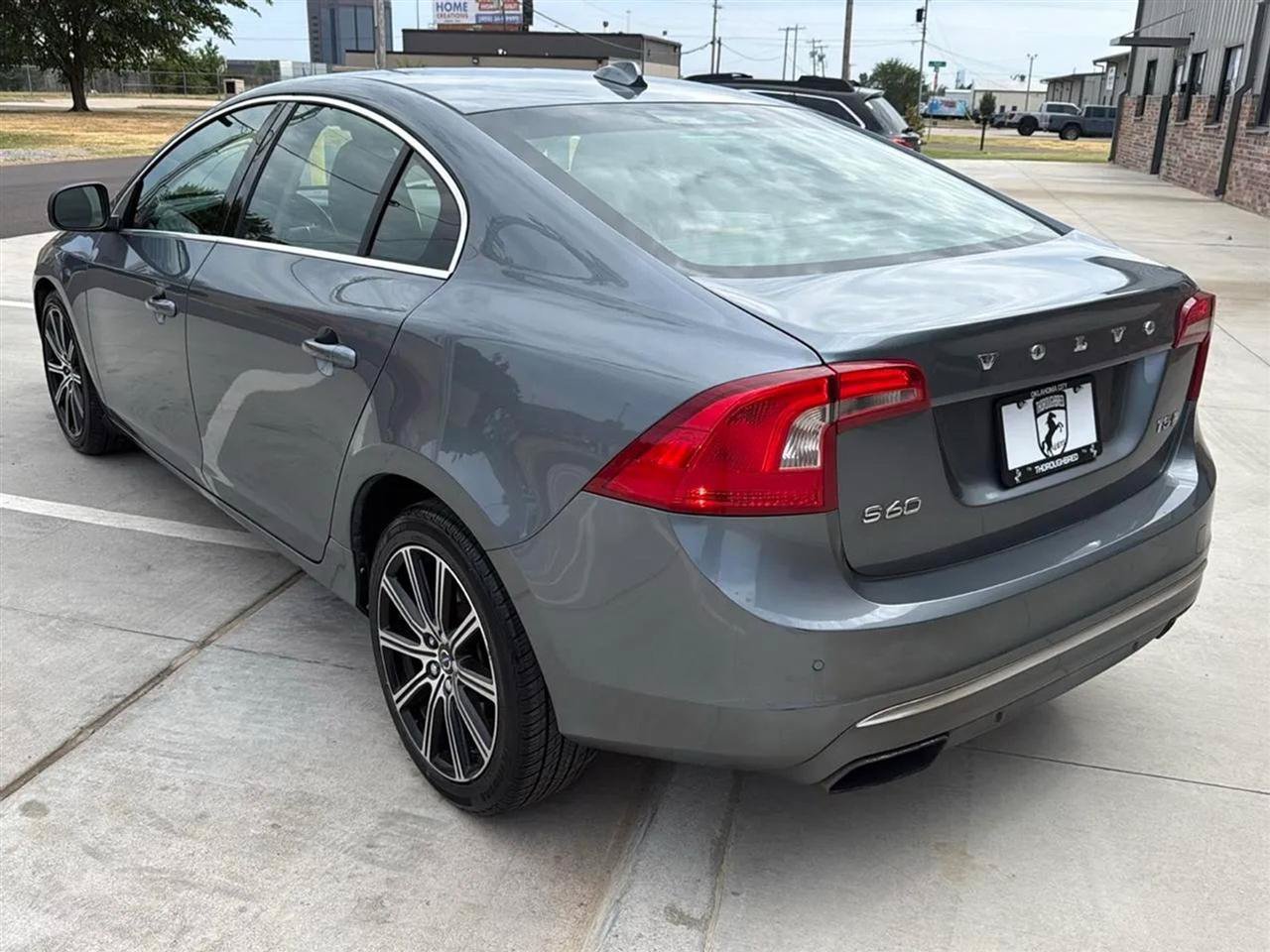 Used 2017 Volvo S60 T5 Inscription Platinum FWD image 15
