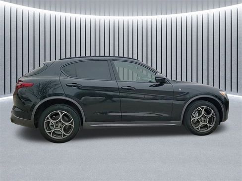 Used 2023 Alfa Romeo Stelvio Ti image 2