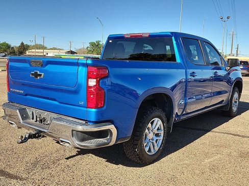 Used 2022 Chevrolet Silverado 1500 LT w/ Z71 Off-Road Package AWD/4WD image 3