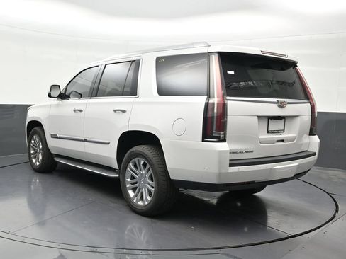 Used 2020 Cadillac Escalade 2WD image 3