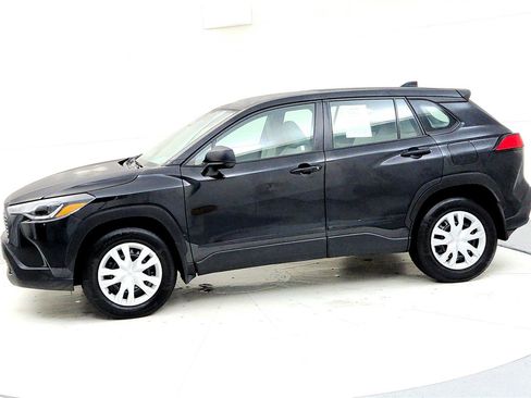 Certified 2024 Toyota Corolla Cross L image 3