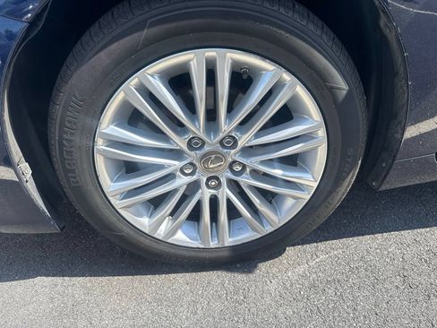 Used 2015 Lexus ES 350 w/ Luxury Package FWD image 6