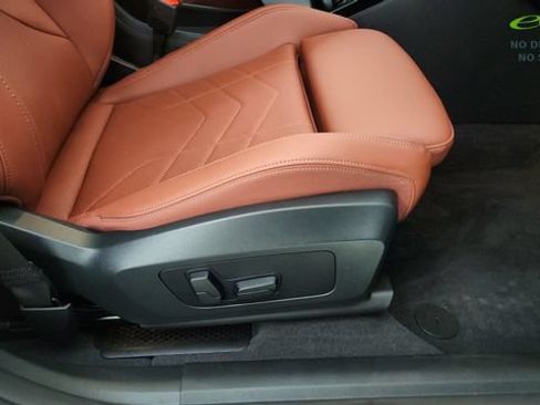 Used 2026 BMW X2 xDrive28i AWD/4WD image 24
