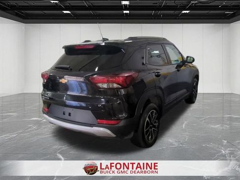 Used 2025 Chevrolet TrailBlazer LT AWD/4WD image 8