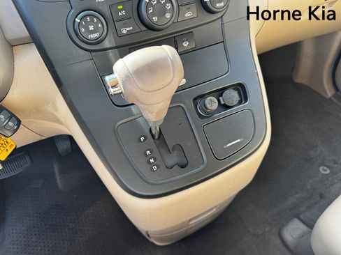 Used 2012 Kia Sedona LX image 24