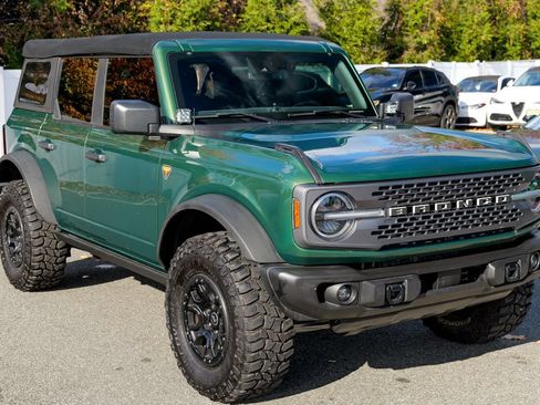Used 2022 Ford Bronco Badlands w/ Sasquatch Package AWD/4WD image 9