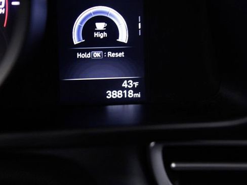 Used 2023 Hyundai Elantra SEL image 25