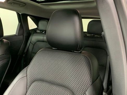 Used 2025 Ford Escape SE image 20