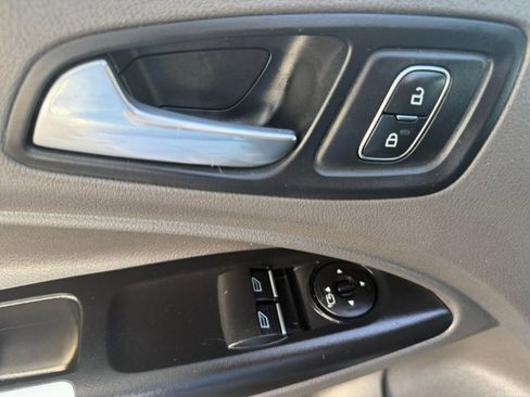 Used 2022 Ford Transit Connect XLT FWD image 41