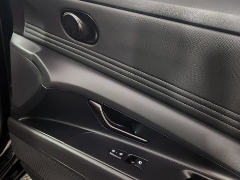 Certified 2025 Hyundai Elantra SEL FWD image 13