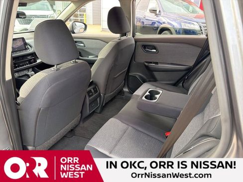 Used 2023 Nissan Rogue SV image 16