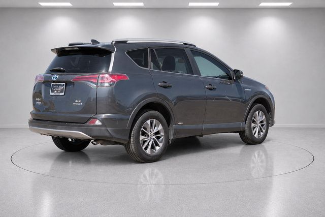 Used 2017 Toyota RAV4 XLE w/ Carpet Mat Package AWD/4WD image 3
