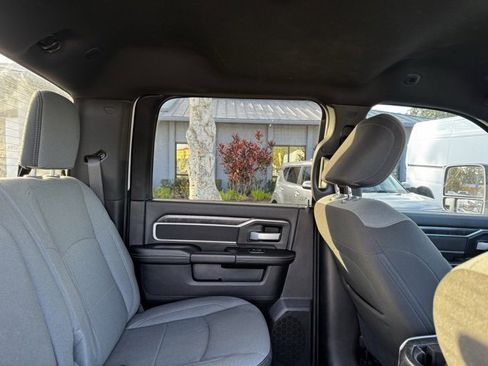 Used 2024 RAM 2500 Big Horn image 16
