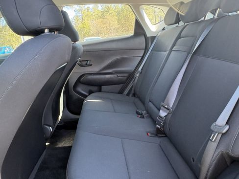 Used 2025 Hyundai Kona SE image 11