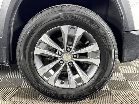 Used 2025 Chevrolet Equinox LT AWD/4WD image 12