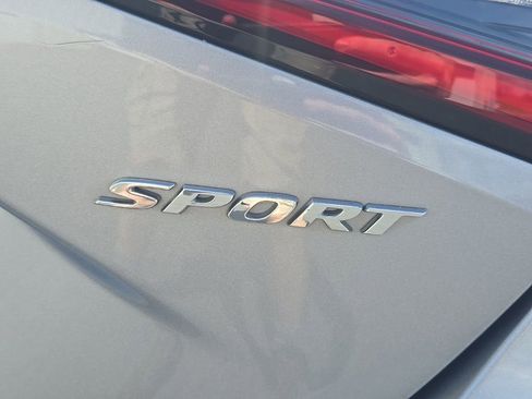 Used 2022 Honda Civic Sport image 8