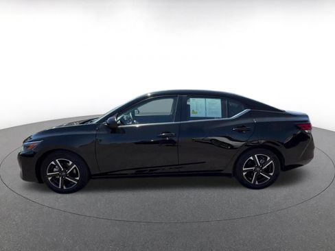 Used 2025 Nissan Sentra SV FWD image 9