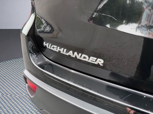 Used 2016 Toyota Highlander Plus AWD/4WD image 6