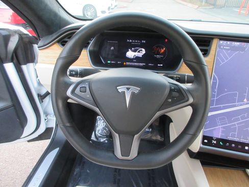 Used 2020 Tesla Model S Long Range Plus image 44