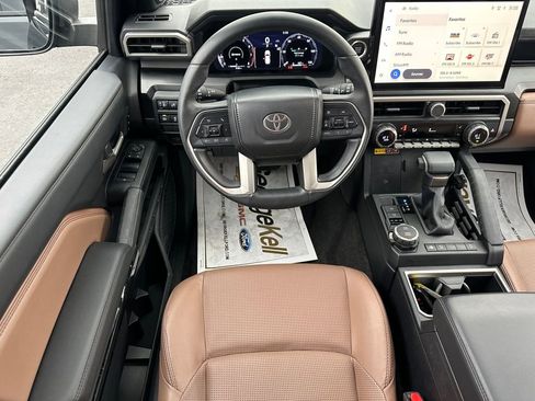 Used 2025 Toyota 4Runner Limited image 6