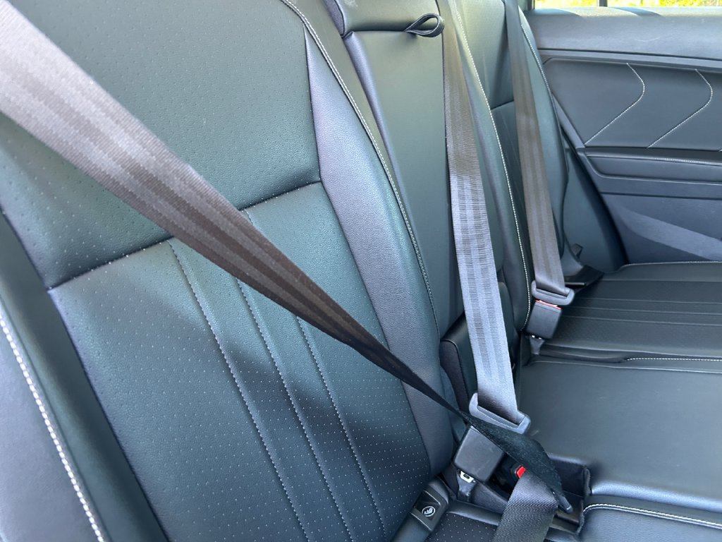 Used 2022 Volkswagen Tiguan SE AWD/4WD image 16