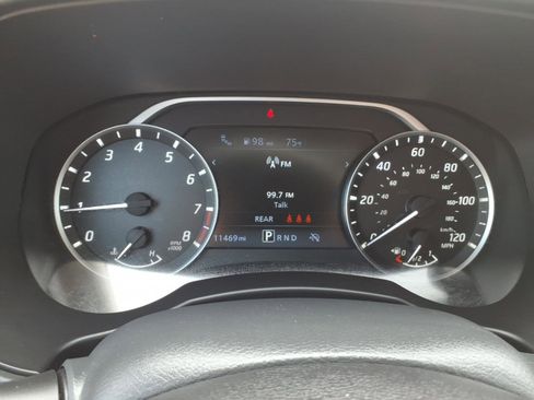 Used 2025 Nissan Frontier SV w/ SV Convenience Package image 17