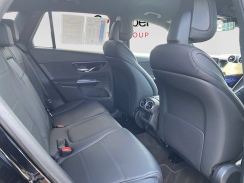 Used 2025 Mercedes-Benz GLC 300 image 13