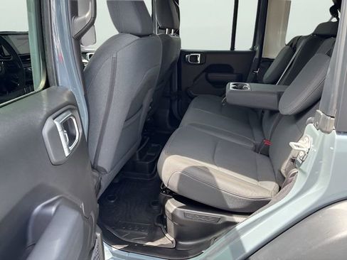 Used 2024 Jeep Wrangler Unlimited w/ Convenience Group AWD/4WD image 30