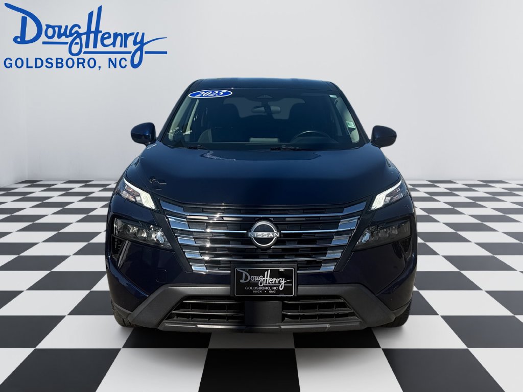 Used 2025 Nissan Rogue SV FWD image 8