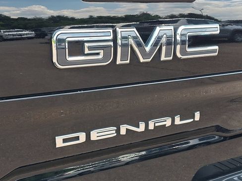 Certified 2023 GMC Sierra 1500 Denali Ultimate AWD/4WD image 9