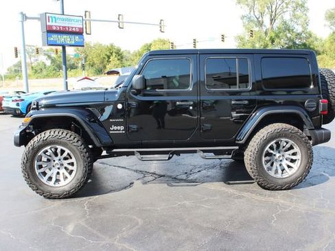 Used 2024 Jeep Wrangler Sahara image 7