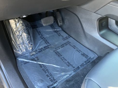 Used 2024 GMC Acadia Elevation image 18