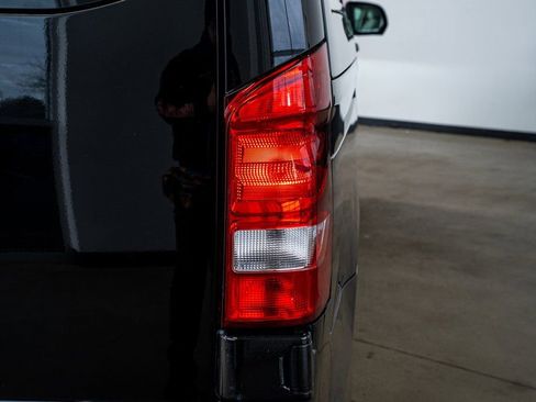 Used 2020 Mercedes-Benz Metris Passenger image 25