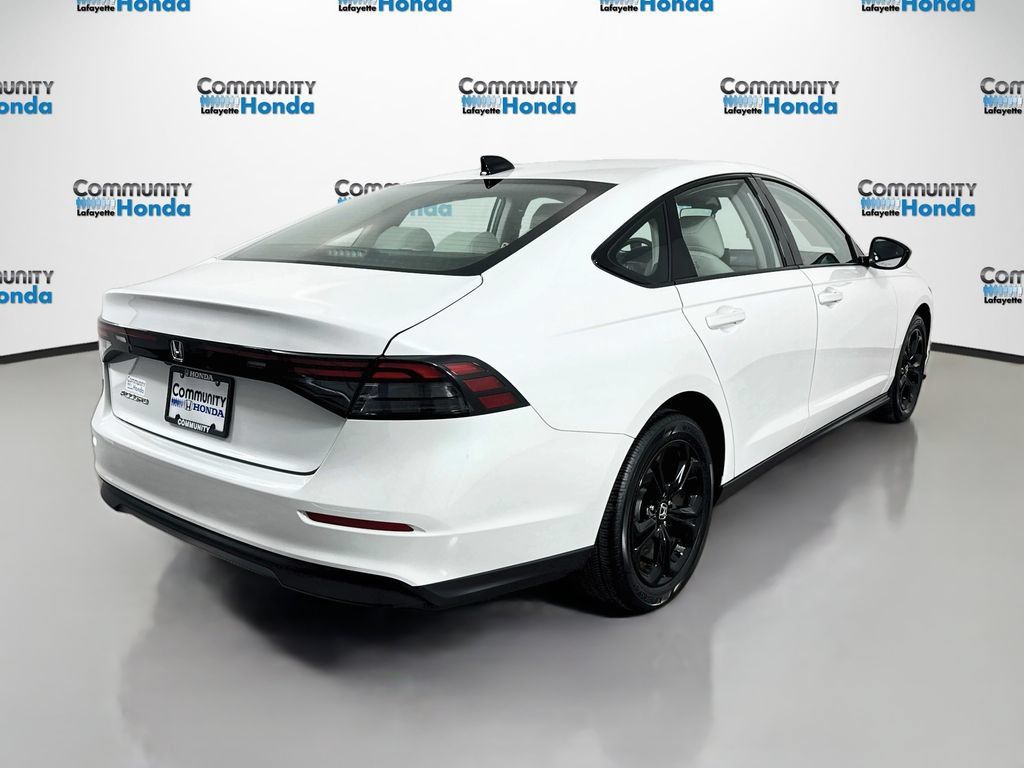 Used 2025 Honda Accord SE image 5