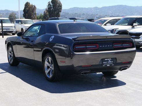 Used 2022 Dodge Challenger SXT RWD image 6