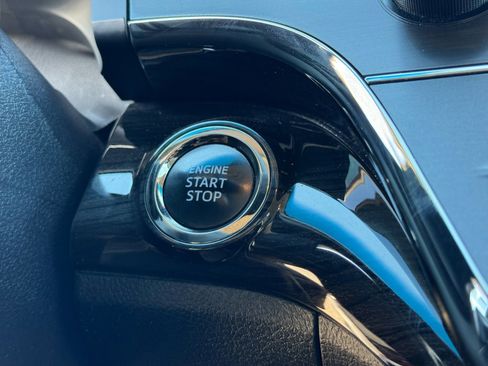 Used 2015 Toyota Avalon Limited image 30