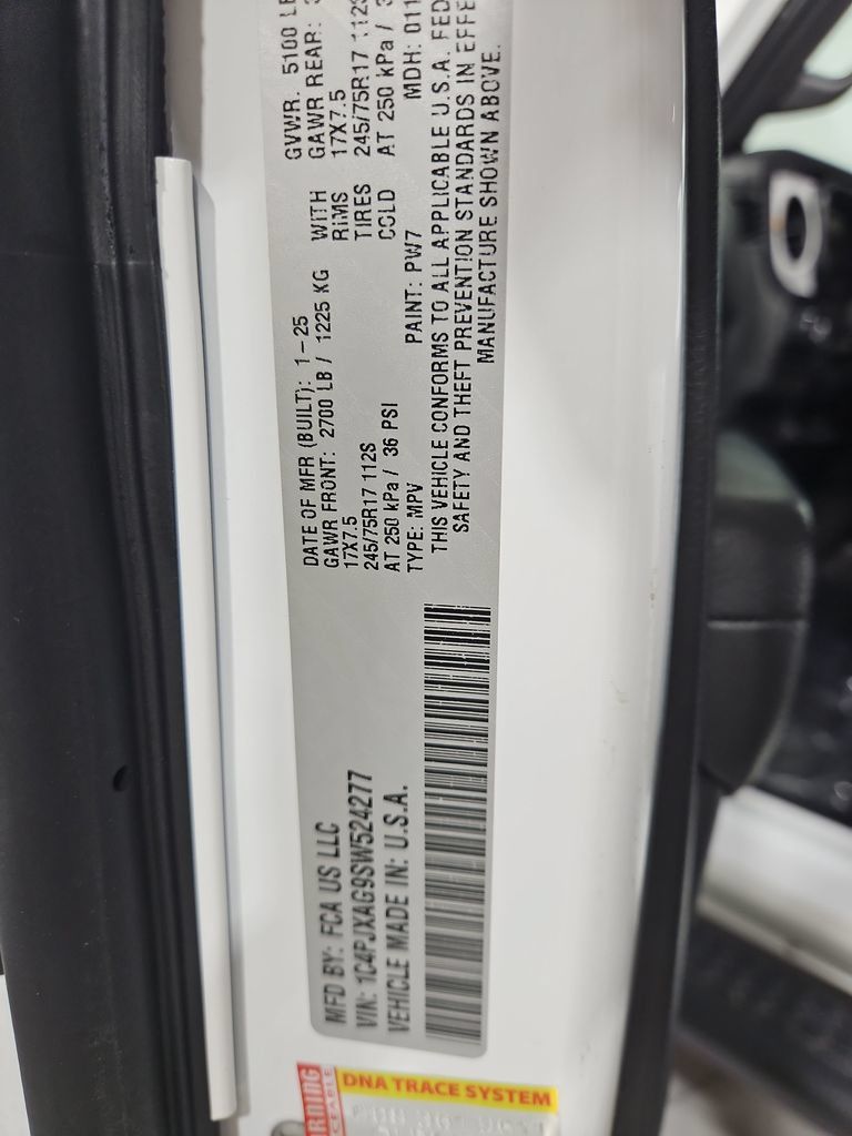 Used 2025 Jeep Wrangler Sport AWD/4WD image 29