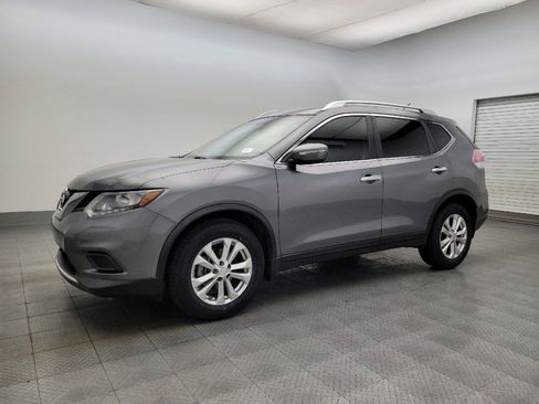 Used 2015 Nissan Rogue SV image 2
