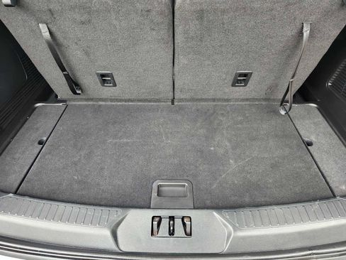 Used 2021 Ford Explorer XLT w/ Equipment Group 202A RWD image 32