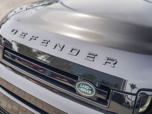 Used 2024 Land Rover Defender 110 S image 3